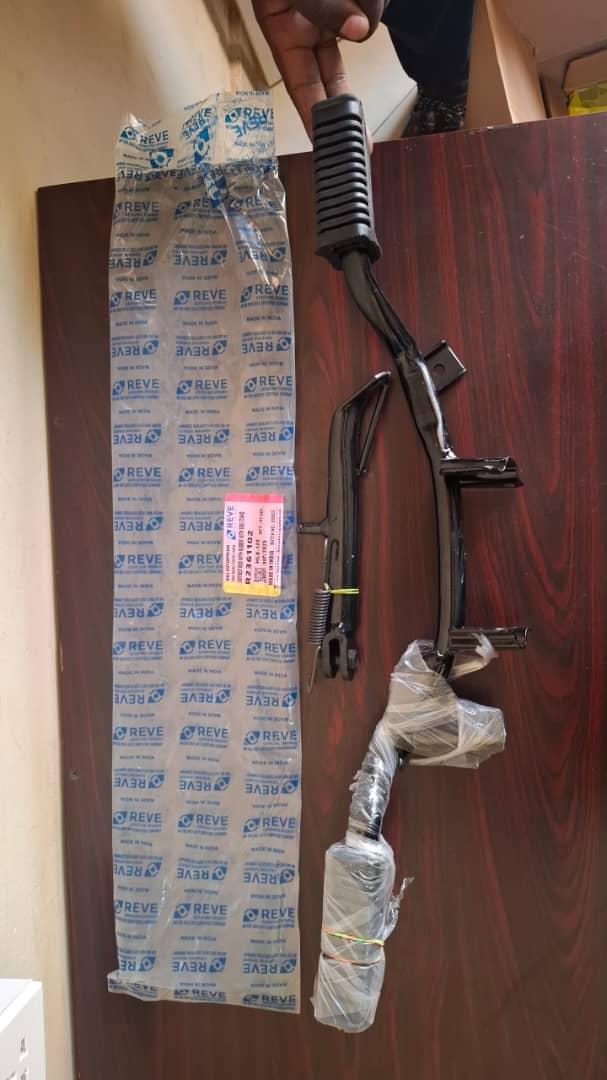 Reve=Footrest Rod Assy=TVS-HLX125